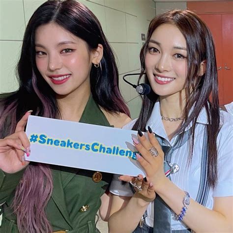 Icon Lq Pics Itzy Xg Hwang Yeji Asaya Jurin Checkmate Sneakers Era