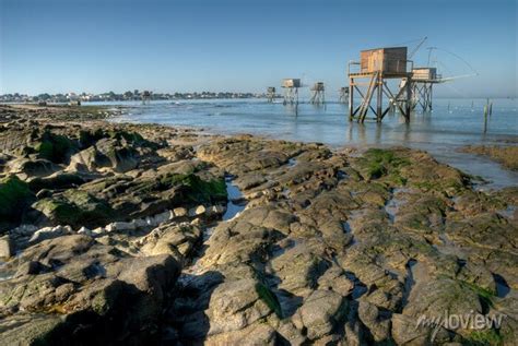 Cabane de pêcheur typique sur la plage locéan atlantique en wall mural