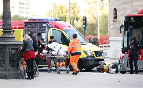 Accidentes En Valencia Herido Grave Un Motorista Al Chocar Contra Un