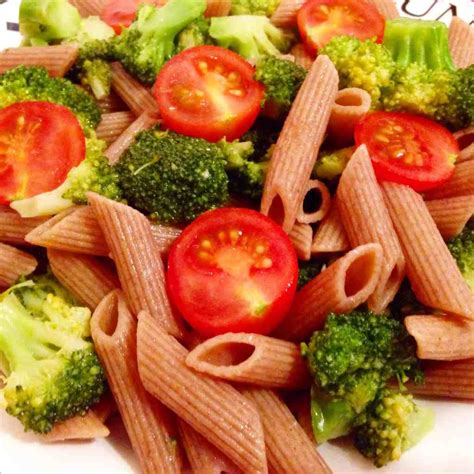 Spicy Spelt Pasta With Broccoli And Cherry Tomatoes Hedi Hearts Clean