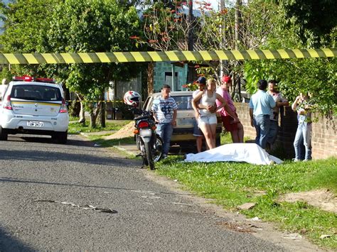 Jovem de 26 anos é executado a tiros no bairro Canudos em Novo