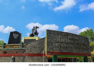 60 Soedirman Statue Images, Stock Photos & Vectors | Shutterstock