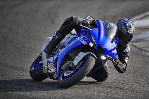 Yamaha Yzf R1 2020 Deportiva Sin Concesiones Espíritu Racer Moto