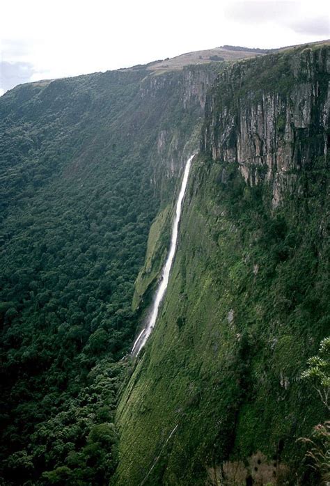 Breathtaking Pictures Of Mutarazi Falls In Zimbabwe