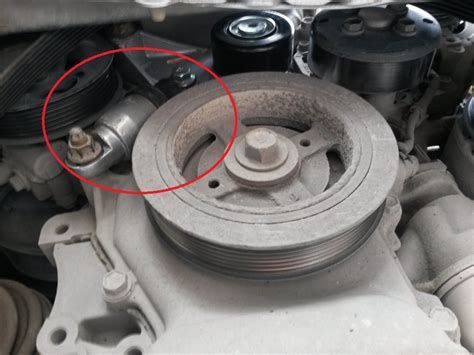 Замена направляющего ролика Toyota RAV4