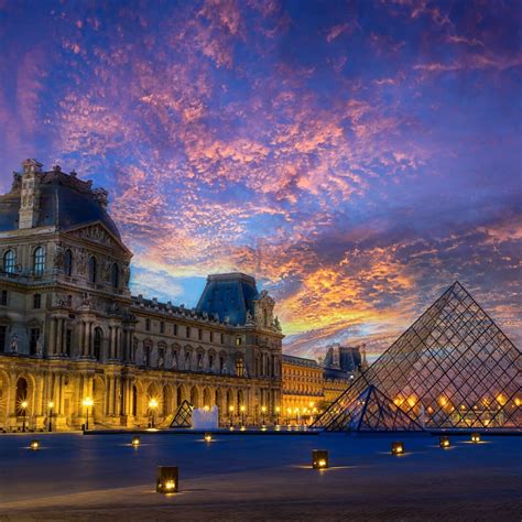 The Best Things to do in Nice at Night - Riviera Bar Crawl Tours