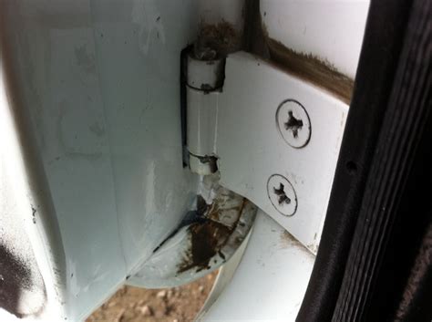 Петли водительской двери — Lada 4x4 3D, 1,7 л, 2010 года | кузовной ...