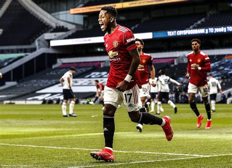 Tottenham Manchester United compos officielles chaîne et heure du