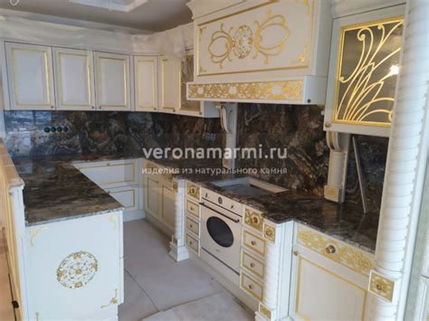 Столешница на кухню из гранита Амазония, цена на изделия из камня в Москве