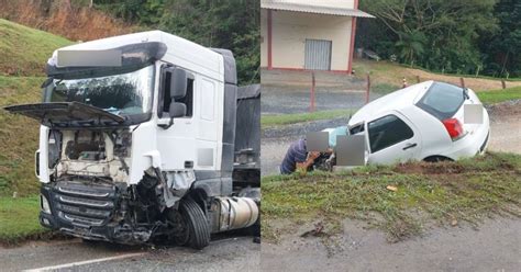 Colis O Entre Carro E Carreta Registrada Na Rodovia Pedro Merizio Em