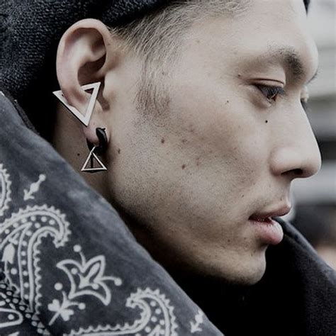 15 Bold Conch Piercing Ideas For Men - Styleoholic