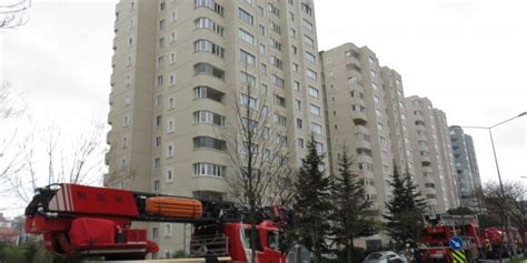 Ataşehir de 14 katlı apartmanda yangın