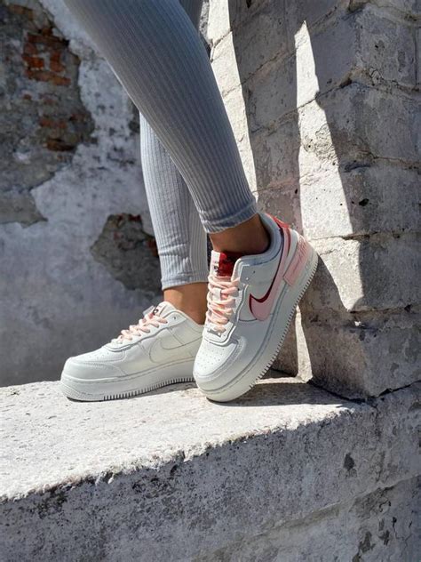 Женские кроссовки nike air force 1 shadow milk pink кожаные белые с ...