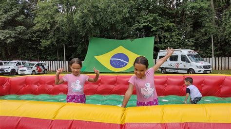 Futebol de Sabão muito divertido escorregar pular e cair a nova