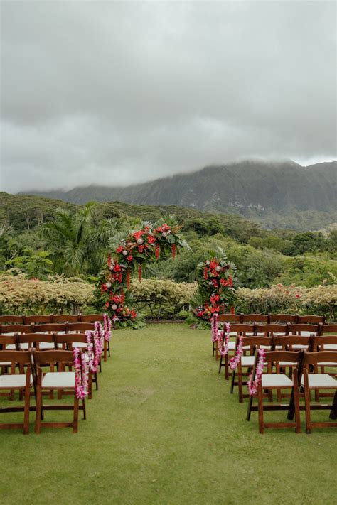 15+ Wedding Arch Ideas For Your Wedding Ceremony | Junebug Weddings