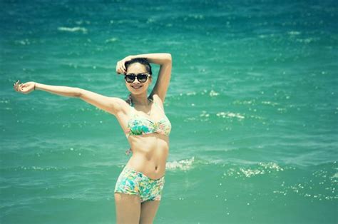 Ng Thanh V N Khoe D Ng V I Bikini Sao Vi T Vi T Gi I Tr