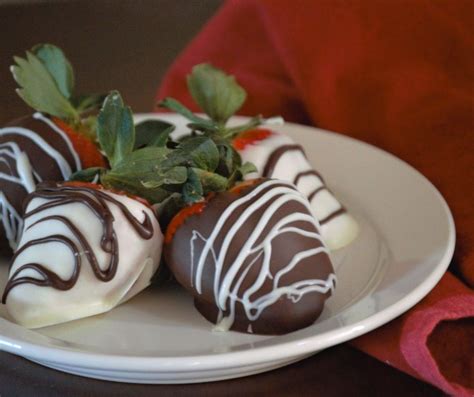 Chocolate Covered Strawberries - Home Cooks Classroom