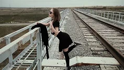 I Walk Without Panties And Show Pussy From The Bridge Skirt Amateur Porn Xhamster