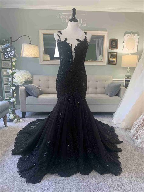black mermaid wedding dresses 11
