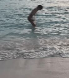 INSTA Kendall Jenner Thong Bikini At The Beach 1 4 24 Phun Org Forum