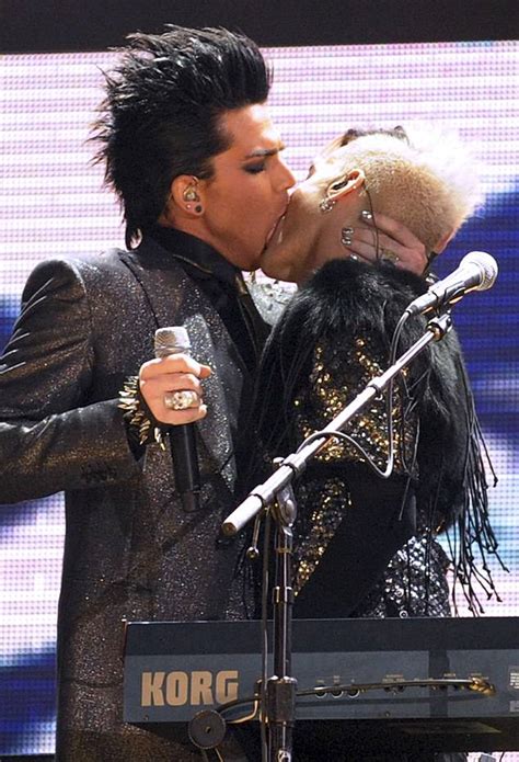 Adam Lambert Claims Abc Threatened To Sue Him After That Same Sex Kiss At The Amas Daily