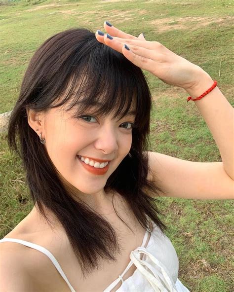 Lộ danh tính gái xinh tái hiện các hot trend mạng xã hội thời 8x 9x game thủ rần rần thả