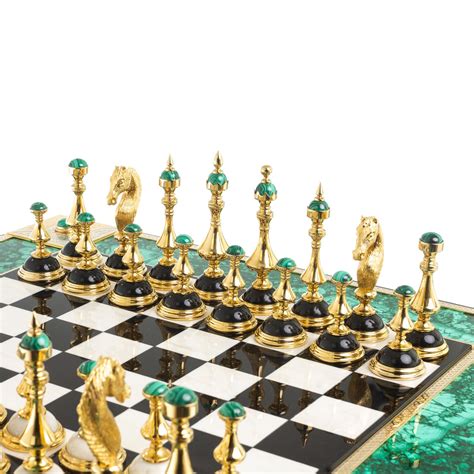 Подарочный набор шахматы и шашки "Царские" камень малахит Златоуст ...
