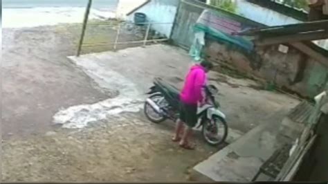 Terekam Cctv Aksi Pencurian Motor Di Kota Batu Saat Siang Bolong