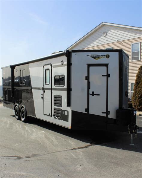 Enclosed Trailer With Living Quarters 2023 28 Nomad Sleeps 6