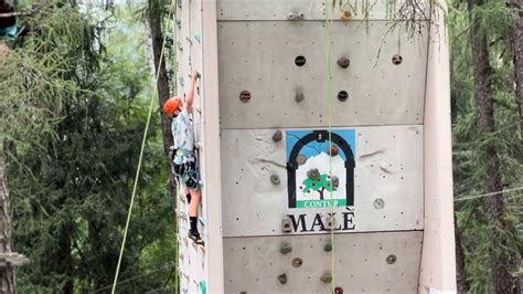 Percorsi nel Arrampicata Flying Park parco avventura Malé