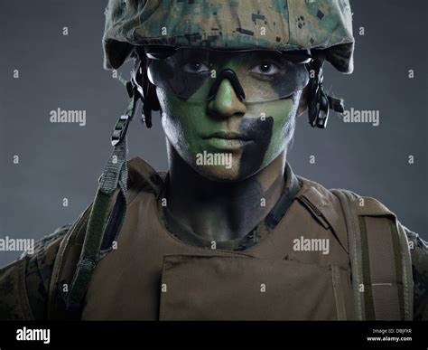 Soldat De Camouflage Banque Dimage Et Photos Alamy