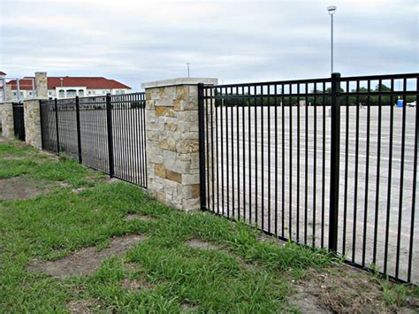 Забор из профильной трубы от производителя заказать - Fensys