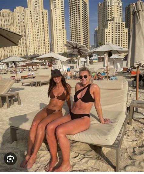 Hot Sexy Emma Paton Bikini Pics