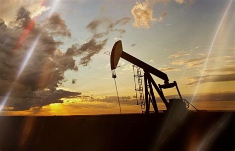 Petróleo De Texas Wti Cerró Este 18 De Noviembre En Usd 4182 Y Brent