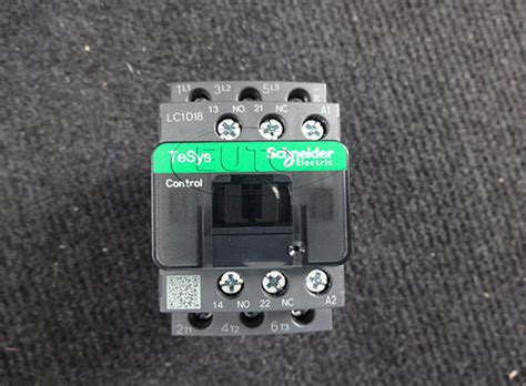 CONTACTOR