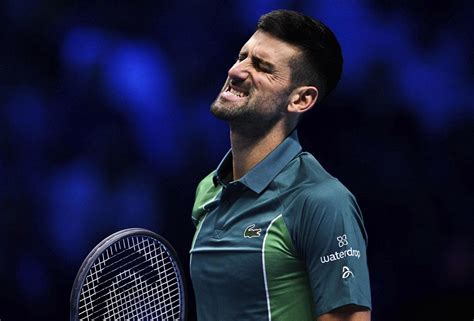 ATP Finals Djoković przegrał z Sinnerem i zagra z Hurkaczem o życie