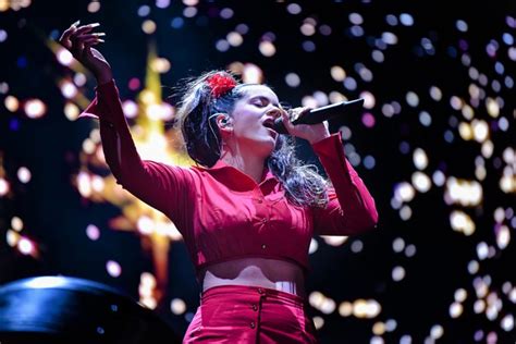 Rosalía Le Canta Al Dinero En Dos Nuevas Canciones