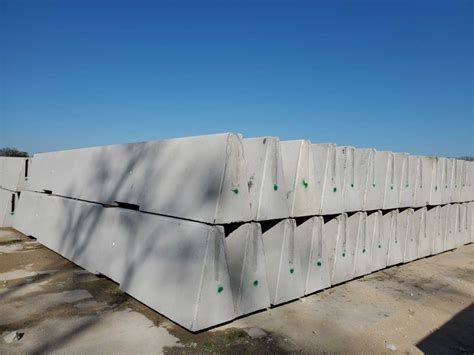 Single Slope Concrete Barrier Summit Precast Concrete Lp Montgomery Tx