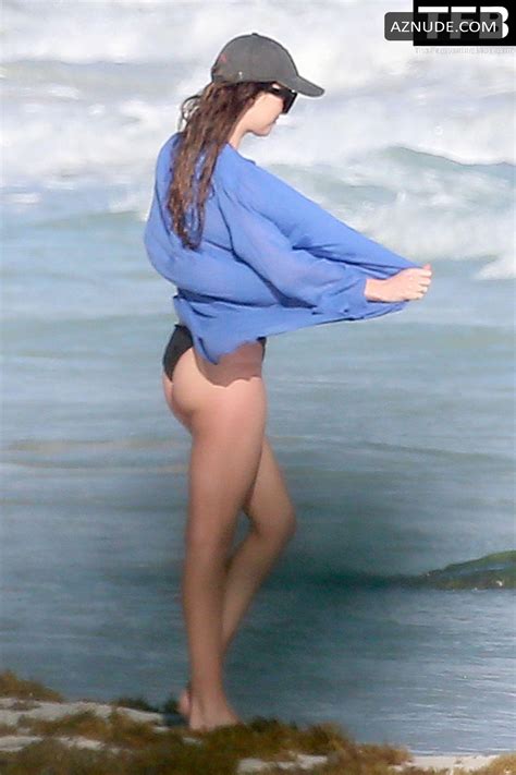 Dakota Johnson Sexy Seen Flaunting Her Hot Body In A Bikini On The Beach In Mexico Aznude