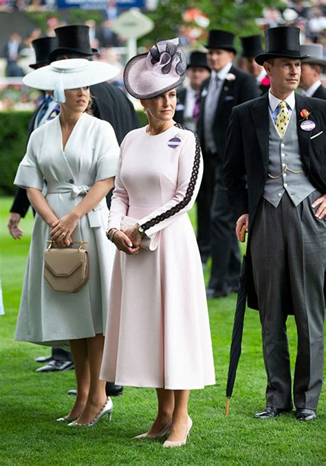 Les robes coupe midi de la comtesse de Wessex Noblesse Royautés