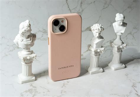 iPhone 15 Series Clop Magnetic Leather Case - Misty Pink