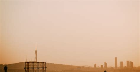 City Skyline In A Hazy Environment · Free Stock Photo