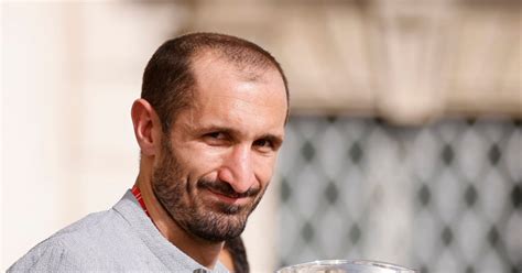 Chiellini Ritiro Dal Calcio Giocato A 39 Anni Per Lex Difensore Della