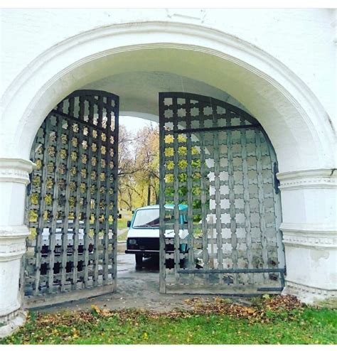 Ворота | Garden arch, Outdoor structures, Outdoor