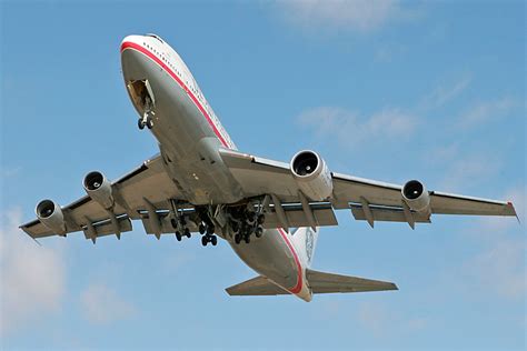 Engine (GE90-115B) test flight : r/aviation