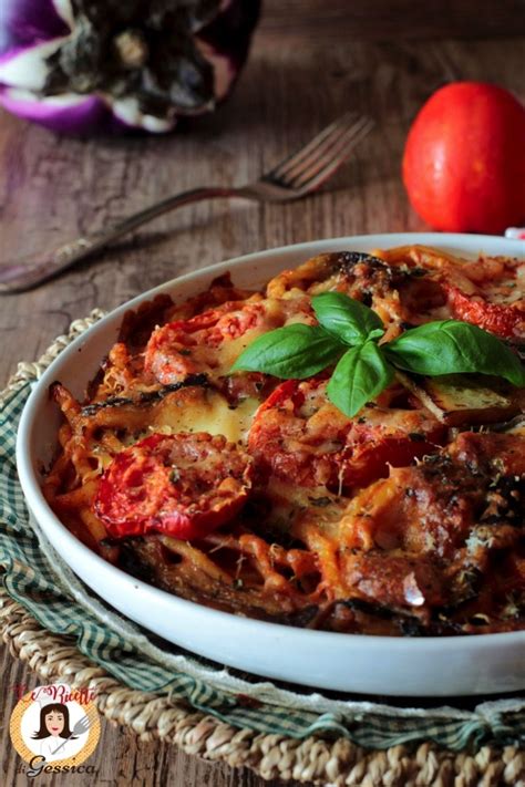 Ricetta Dei Bucatini Gratinati Al Forno Conditi Con Melanzane