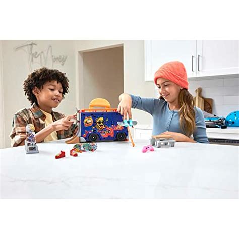 Ripley HOT WHEELS SKATE TACO TRUCK PLAY CASE JUEGO DE PATINAJE PORTÁTIL CON TABLA