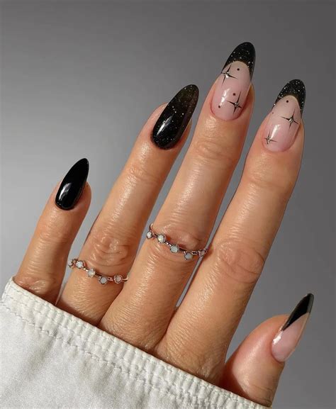 Ongles de fête un manucure chic pour Nouvel An 2024 nos 15 idées