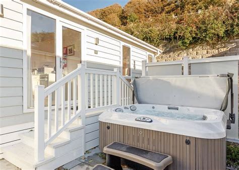 Beach Cove Coastal Retreat In Hele Bay Ilfracombe Lodges Book