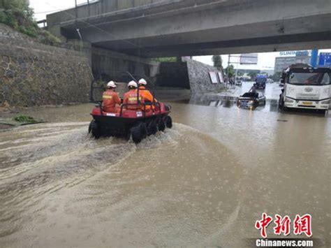 贵州贵阳突降暴雨，消防连夜救援处置警情22起绿政公署澎湃新闻 The Paper